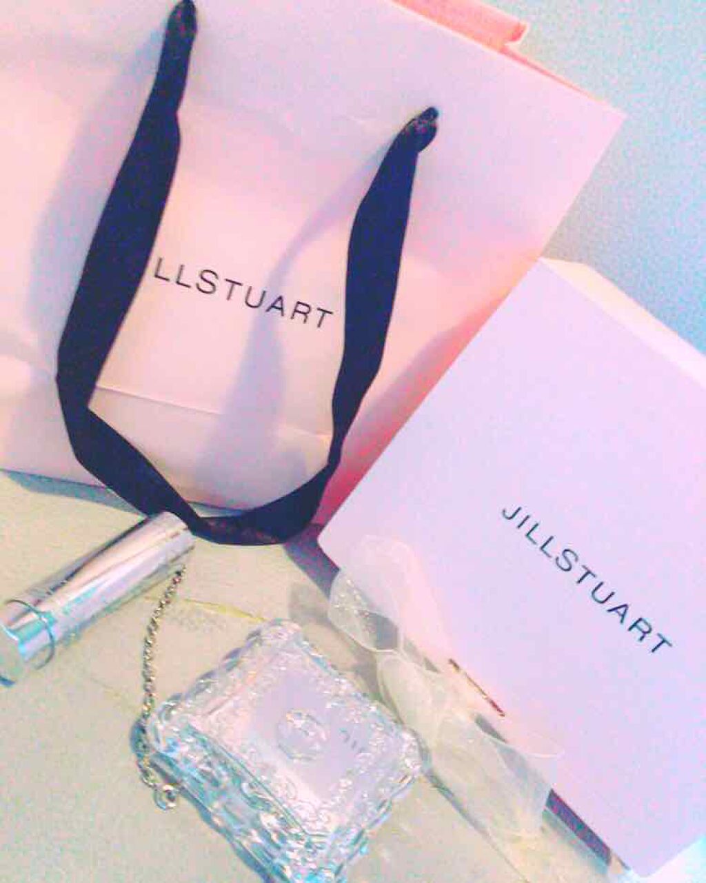 JILL STUART ミックスブラッシュ コンパクト UVヴェールのクチコミ「このチークは、誕生日にもらいました！とにかく可愛い！発色もふんわりしていて使いやすいです！..」（1枚目）