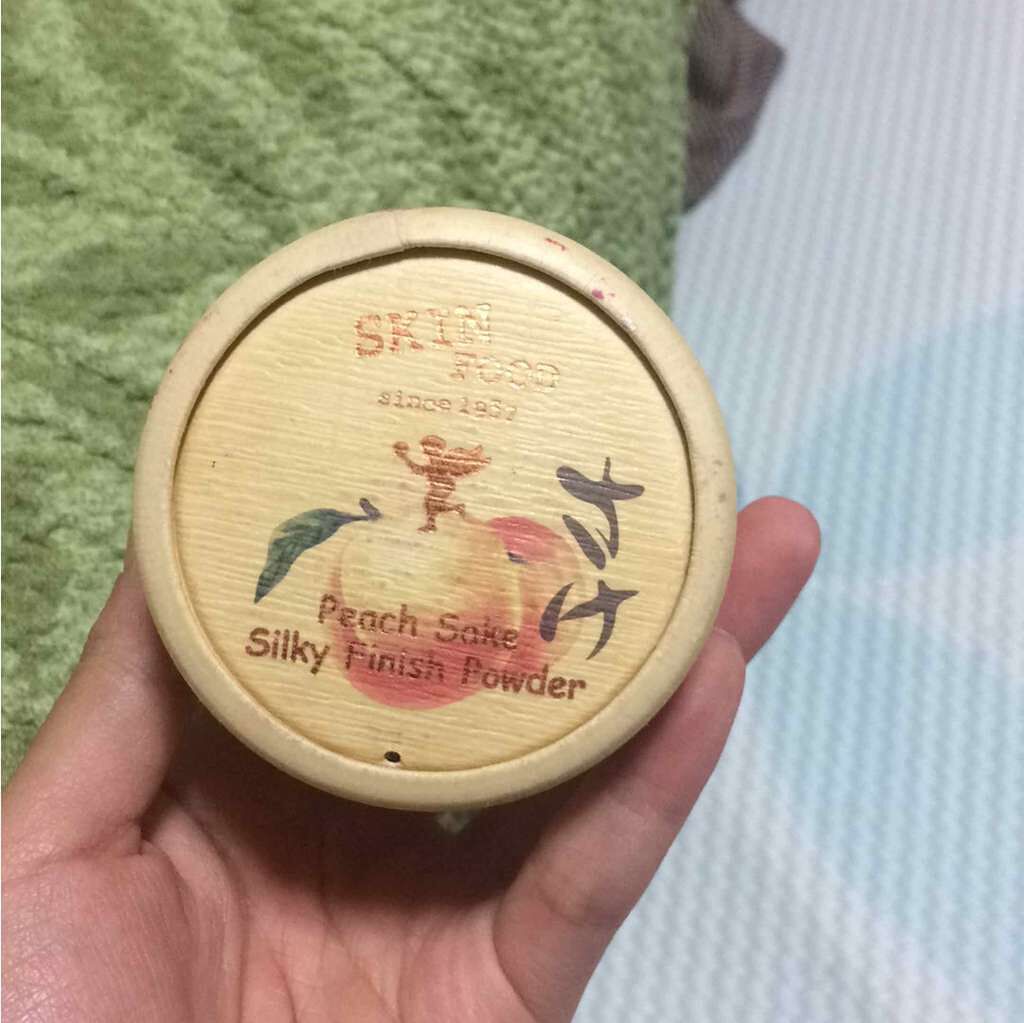 ひなこ on LIPS 「長く使っています^_^白い粉で、肌にポンポンしたらすぐになめら..」(1枚目)