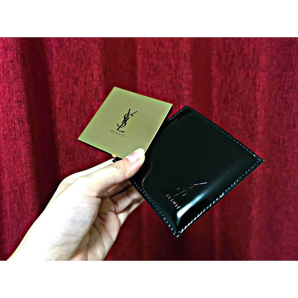 携帯用ミラー/YVES SAINT LAURENT BEAUTE/その他化粧小物を使ったクチコミ(1枚目)