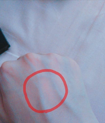 AUBE デザイニングパフィーチークのクチコミ「❤パフ一体型のチーク
❤412のピーチ
◎粉飛びしにくい
◎乾燥しない
◎どんな肌色にも合い.....」(2枚目)