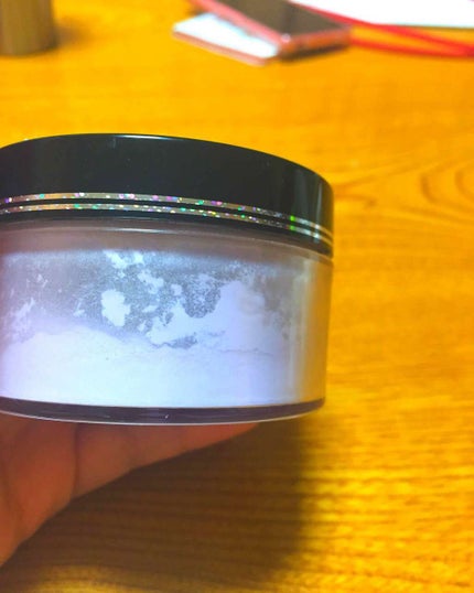 フィニッシングパウダー パールラメ入り/チャコット・コスメティクス/ルースパウダーを使ったクチコミ(2枚目)