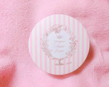 🎀クラブ すっぴんパウダー  ホワイトフローラルブーケの香り🎀

このパウダーは私が使った中で一番感激したパウダー。粉の粒子が細かくてとにかくサラッサラになる!!😳

ニキビに悩んでいた時、スキンケアの