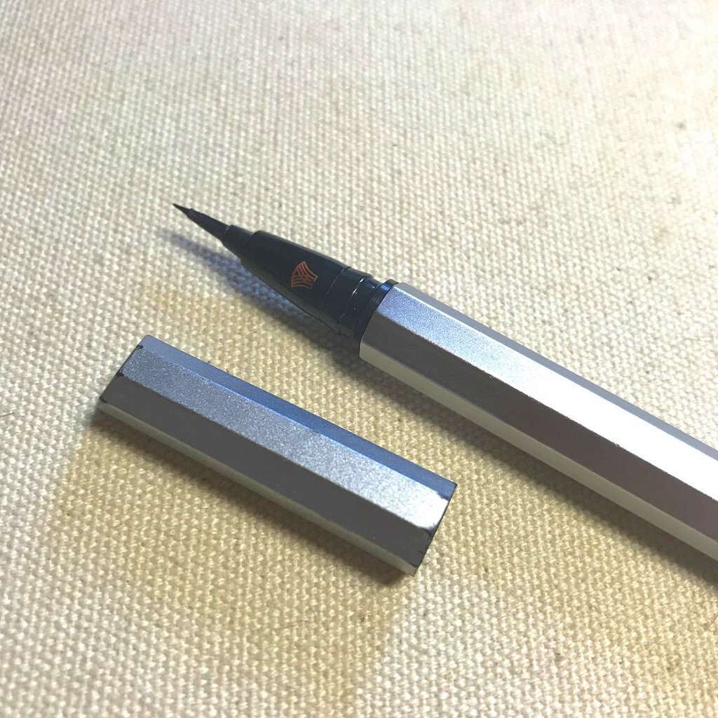 モテライナー リキッド/UZU BY FLOWFUSHI/リキッドアイライナーを使ったクチコミ(1枚目)