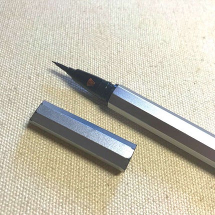 モテライナー リキッド/UZU BY FLOWFUSHI/リキッドアイライナーを使ったクチコミ(1枚目)