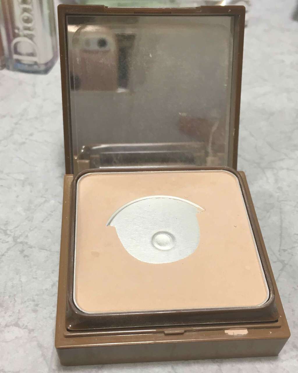 ファンデーション トルテ/ナチュラグラッセ/パウダーファンデーションを使ったクチコミ（2枚目）