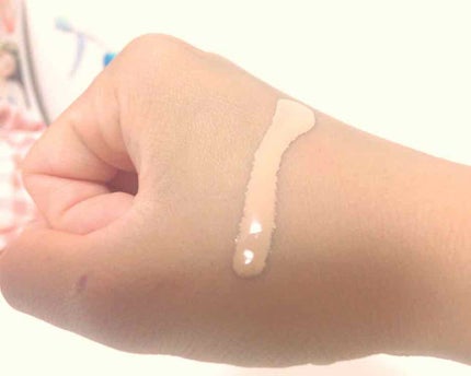 ettusais アクアファンデーションのクチコミ「カラーはLBライトベージュです!
これは化粧水とファンデーションが分離していて、使うときにシ.....」(2枚目)