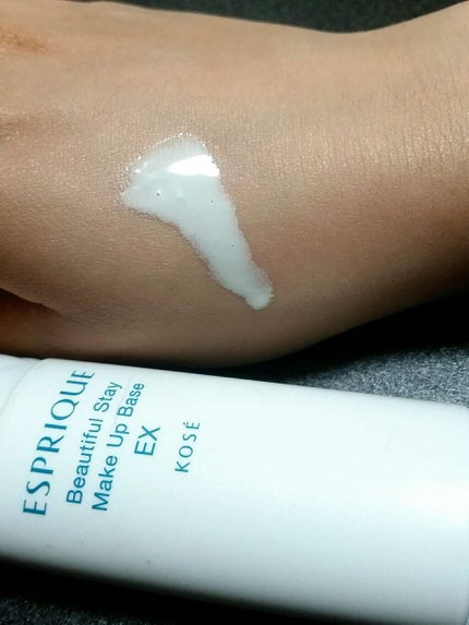 ESPRIQUE テカリくずれ防止 化粧下地 EXのクチコミ「こちらは少し緑がかった下地なので、赤みを和らげてくれます。
三枚目はセザンヌの皮脂テカリ防止.....」(2枚目)