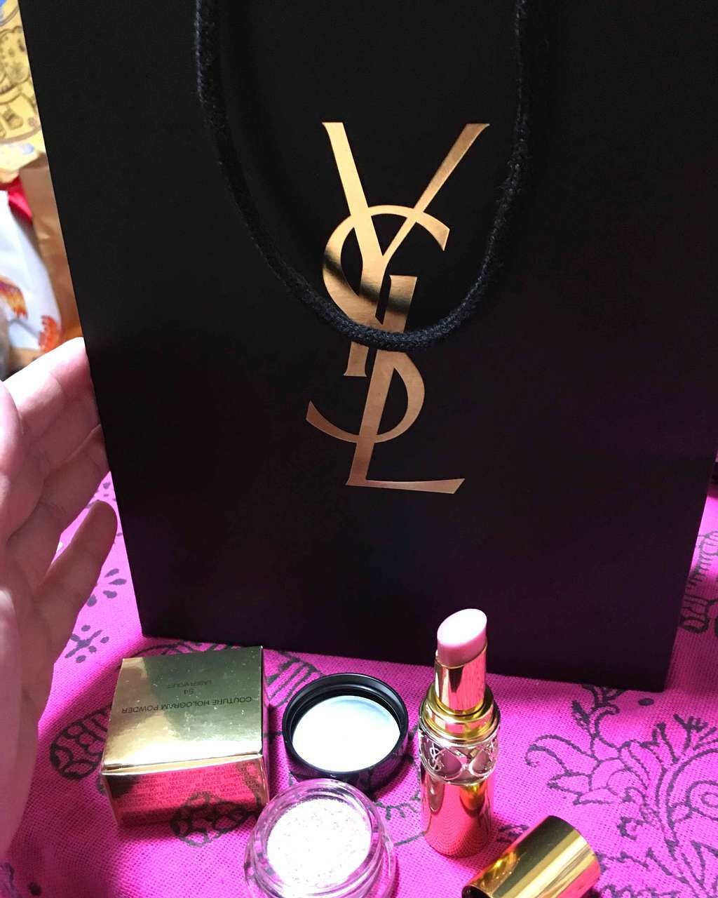 クチュール ホログラム パウダー/YVES SAINT LAURENT BEAUTE/ボディパウダーを使ったクチコミ(1枚目)