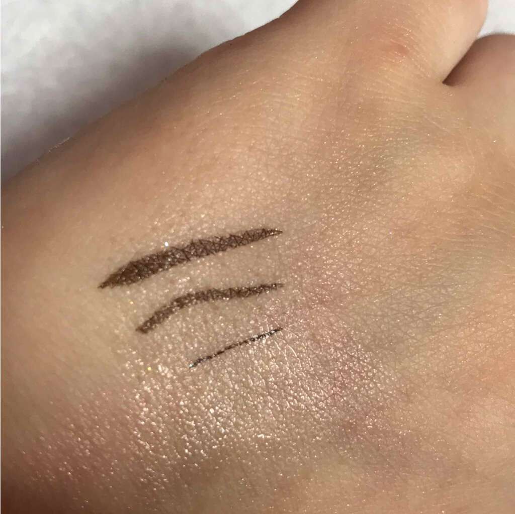 リンメル ロンドン エグザジェレート パーフェクト リキッドアイライナーのクチコミ「02 ブラウン

こちら非常にオススメです（*＾＾*)

細くも太くも書けて
はね上げ、切開ラ.....」（3枚目）