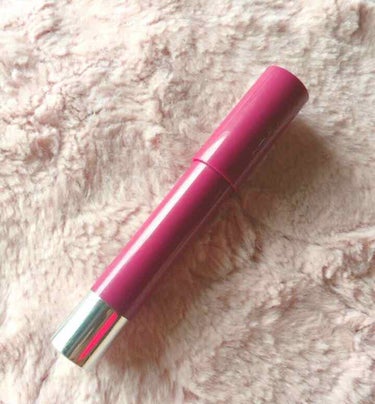 
レブロン バームステイン05番です💄

レブロンのクレヨンリップは
発色も色持ちもとても良いです！

ぶどう色の呼ばれていて
秋にピッタリの深みのある色です
控えめなラメが入っていて紫すぎない丁度いい