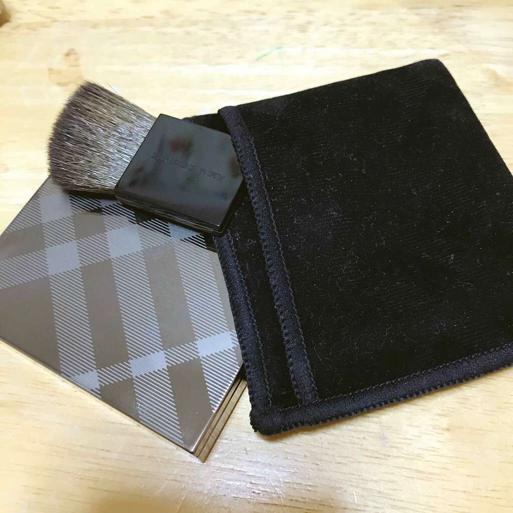 ファーストラブ ブラッシュ ハイライター/Burberry Beauty/プレストパウダーを使ったクチコミ（2枚目）