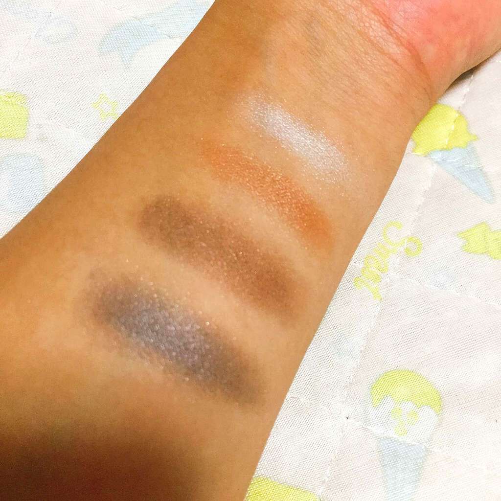 エルファー パールインアイシャドウ/DAISO/アイシャドウパレットを使ったクチコミ（2枚目）