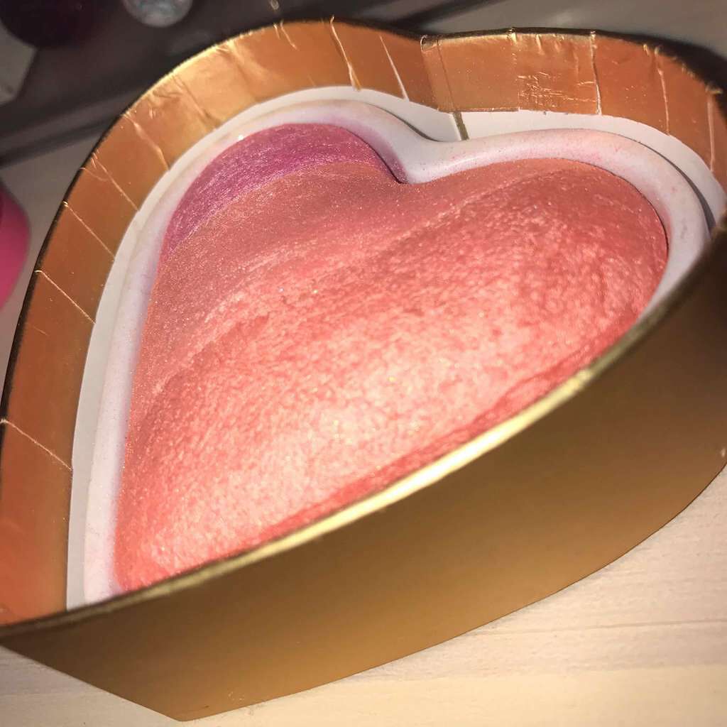 ブラッシング ハート/MAKEUP REVOLUTION/パウダーチークを使ったクチコミ(3枚目)