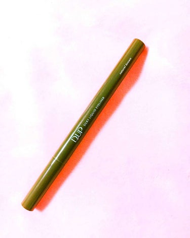 D-UP   SILKY  LIQUID  EYELINER
naturalbrown

筆が硬すぎず、柔らかすぎず
とても書き心地が良くてオススメです。

色も明るすぎず、暗すぎず
丁度いい色です。