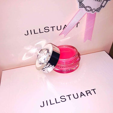 💖JILLSTUART リラックスメルティリップバーム


最近唇の乾燥がひどくて、すごく荒れていたんですけど
これを夜塗って朝起きたらツヤツヤのぷるぷるに！！⁝(ᵒ̴̶̷᷄൧̑ ᵒ̴̶̷᷅    )⁝