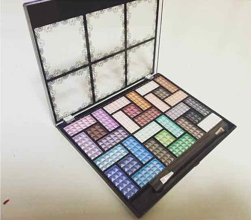 30COLORSEYESHADOWPALETTE/Dolly Angel/アイシャドウパレットを使ったクチコミ(1枚目)