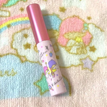 「Diamond Eyelash Fixer」

朝つけて夜まではがれません。
逆にクレンジングでものりのかたまりが残るくらいです。

最近はつけまつげを使わないので
当面リピはないです。