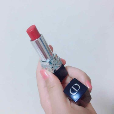 ルージュ ディオール 852

赤の口紅が大好きで買いました💄
真っ赤！！って感じじゃないので使いやすいです( ˘ω˘ )
マット系なのでご飯食べても飲み物飲んでも
簡単には落ちません！
もう1年近く毎