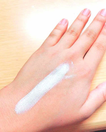 KiSS マットシフォンUVモイストベースのクチコミ「#ゆうれお投稿
初投稿です✩°。⋆⸜(* ॑꒳ ॑* )⸝
てことで、初めて買った下地を紹.....」(3枚目)