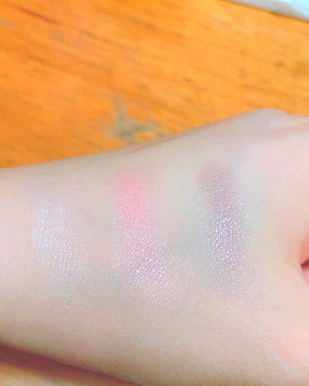 エルファー プロフェッショナル アイシャドウ/DAISO/アイシャドウパレットを使ったクチコミ(2枚目)