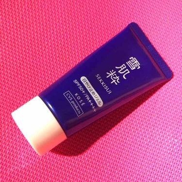 雪肌粋  パーフェクトUVジェル
SPF50＋ PA＋＋＋＋

10代前半は日焼け止めなんて面倒！！
日焼け止めの匂いとか密着感とか
大っ嫌いでした😱

肌の黒さが気になってから
年中日焼け止めを塗りた