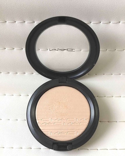 エクストラ ディメンション スキンフィニッシュ/M・A・C/プレストパウダーを使ったクチコミ(2枚目)