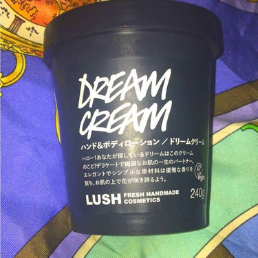 LUSH/ドリームクリーム ¥2260(240g）

お風呂上がりに全身に使っています
テクスチャーがゆるいので、少量で伸ばせます☺️♡ベタベタ感がなく、翌日までもっちり感を実感できます👌
そして何より