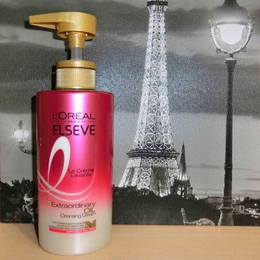 L'OREAL PARiS ELSEVE
Extraordinary OIL Cleansing Cream

クレンジング、コンディショナー、トリートメントの３in１！
ノープー(ノーシャンプー)でシ