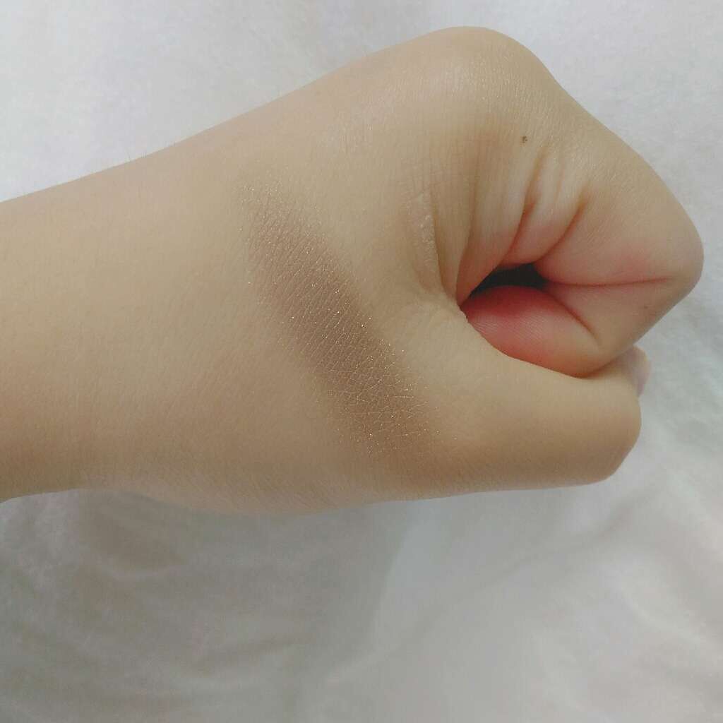 シャドーカスタマイズ/MAJOLICA MAJORCA/単色アイシャドウを使ったクチコミ(2枚目)