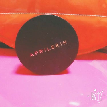 APRILSKIN クッションファンデ21

1番明るい色だったけど韓国人のような
きれいでつやっとした肌になります✨
オルチャンメイクにおすすめ😍💗

今まで試したクッションファンデの中では
1番白肌