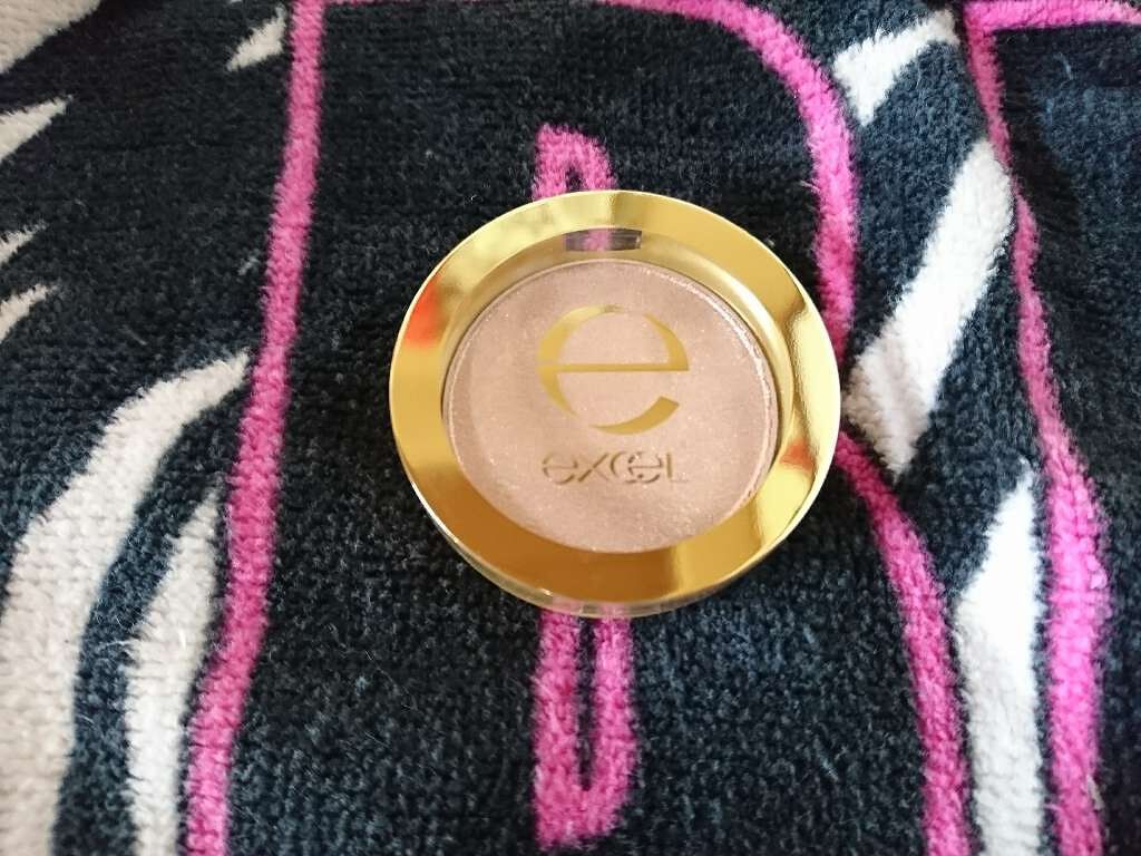 シャイニーシャドウ N/excel/単色アイシャドウを使ったクチコミ(1枚目)