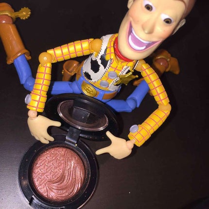 エクストラ ディメンション アイシャドウ アマラス アロイ/M・A・C/単色アイシャドウを使ったクチコミ(1枚目)