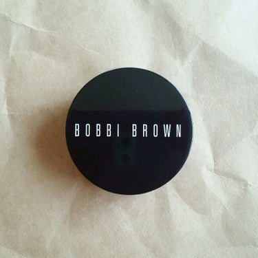 BOBBI BROWN リュクス イルミネイティング パウダーのクチコミ「ボビィブラウンのコンシーラー♡♡
私の青クマのお供です♡♡

ホントに何しても消えない
私のク.....」（1枚目）