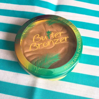 PHYSICIANS FORMULA 
Butter Bronzer

iherbで購入しました！
粉質はしっとりしていて、肌に乗せるとサラサラになります✨
色は私の肌には少し濃かったですが、ぼかせば全