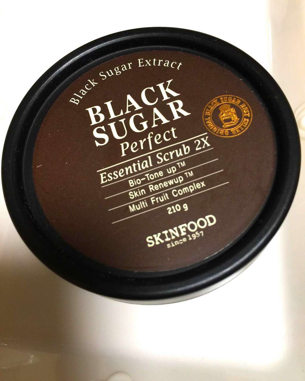 たまご on LIPS 「使い心地は粗めのスクラブでゴリゴリする感じなので敏感肌の方には..」(1枚目)