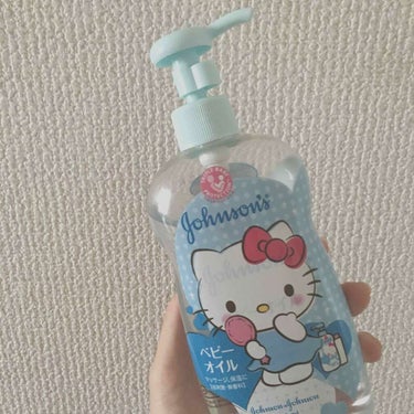 🌞ジョンソン ベビーオイル

マッサージ、ヘアセット、ヘアケアなどなどに使える万能品です👍🏿
無香料なのも、魅力の１つです！
ヘアミストなどをつける時に他の匂いと混ざらなくて好きです笑
髪につける時は量