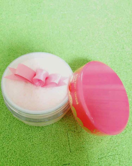 ボディパフパウダーN プリズムパール(サラ スウィートローズの香り)/SALA/ボディパウダーを使ったクチコミ(1枚目)