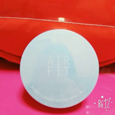 商品が見つからなかったので
ちがうのになってます⚠

AIRFITのホワイトクッション
中は真っ白になってます！
ウユクッションみたいな感じでしっとりで
日焼け止め効果があるのでおすすめ☀✨

つけてみ