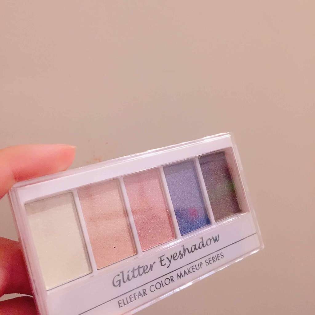 エルファー グリッターアイシャドウ/DAISO/アイシャドウパレットを使ったクチコミ（1枚目）