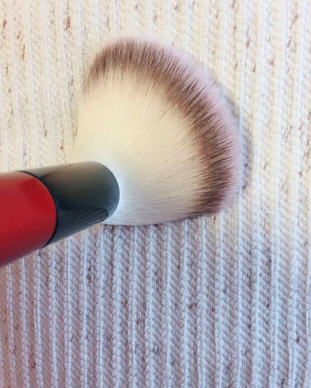 春姫 ファンデーションブラシ/DAISO/メイクブラシを使ったクチコミ(2枚目)