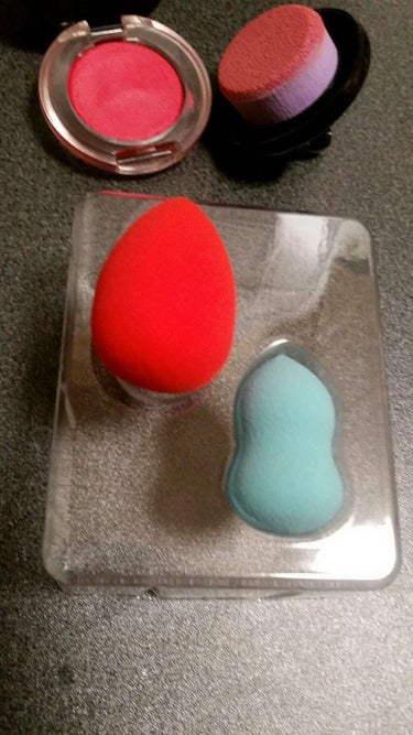 3COINS Makeup SPONGE SETのクチコミ「先程の投稿に画像が一枚しか載らなかったので追加の二枚目と三枚目です。

二枚目…乾いたスポンジ.....」（2枚目）