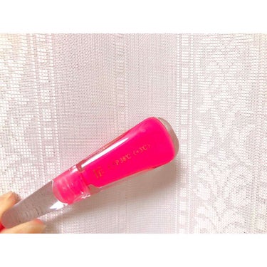 フローフシ LIP38℃ リップトリートメント 🍒

お色は＋３℃ です。
私は唇にもともと色があまりないので
５色の中で濃いめをと思い購入しました。
何も塗ってない唇に塗ると
あまり発色はしませんでし