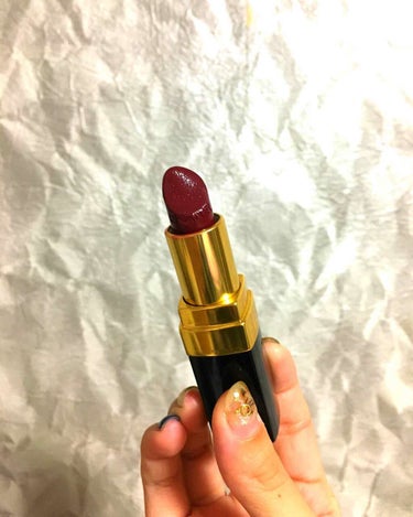 CHANEL ROUGE COCO 446 ETIENNE

BAさん曰く誰にでも合う色(らしい)
見た目は深みがある色で似合うか不安だったけど、実際付けてみると唇に馴染んで、一気に秋っぽくなって、こな