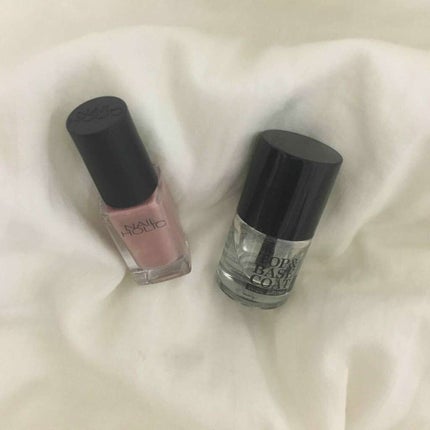 キャンドゥ ATトップ&ベースコートのクチコミ「💅プチプラマニキュア
くすみピンクにラメが入ってて可愛い❤️
🌞ネイルホリックBE807
ム.....」(1枚目)