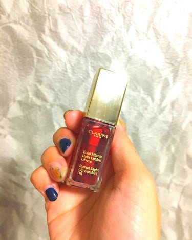 CLARINS
Comfort Lip Oil 03

ずっと前から気になってたもの💄💄
@cosmeの口コミもよくてついに購入

ぷるっぷるのつやつやの唇にしてくれます❤️
個人的に濃いめのリップを普