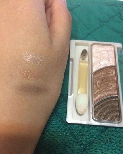 トーンアップアイシャドウ/CEZANNE/アイシャドウパレットを使ったクチコミ(3枚目)