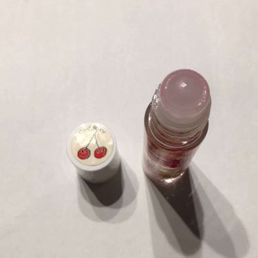 アイランドガール  SCENTED LIP GLOSSのクチコミ「ハワイのおすすめといえば、このシリーズというくらい、人気ですが、見た目の可愛さだけではなく潤い.....」（2枚目）