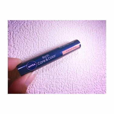 
✎ Nivea リッチケア＆カラーリップ
✧ フレンチピンク

✼••┈┈┈┈┈┈┈┈┈┈┈┈┈┈┈┈••✼

Niveaのリップクリーム、新色のフレンチピンクです。誰にでも合うような、肌馴染みの良い