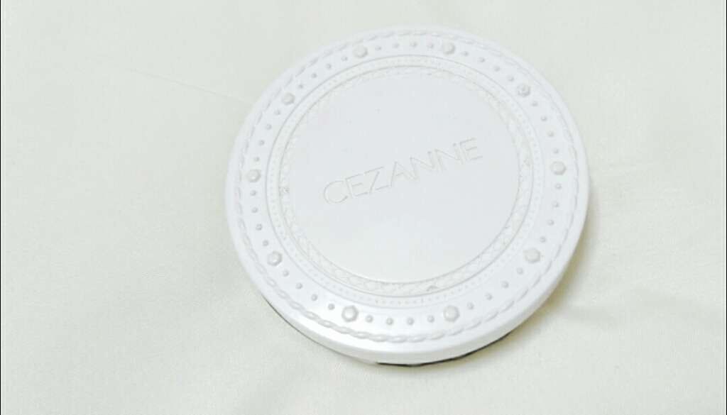 UVクリアフェイスパウダー/CEZANNE/プレストパウダーを使ったクチコミ（1枚目）