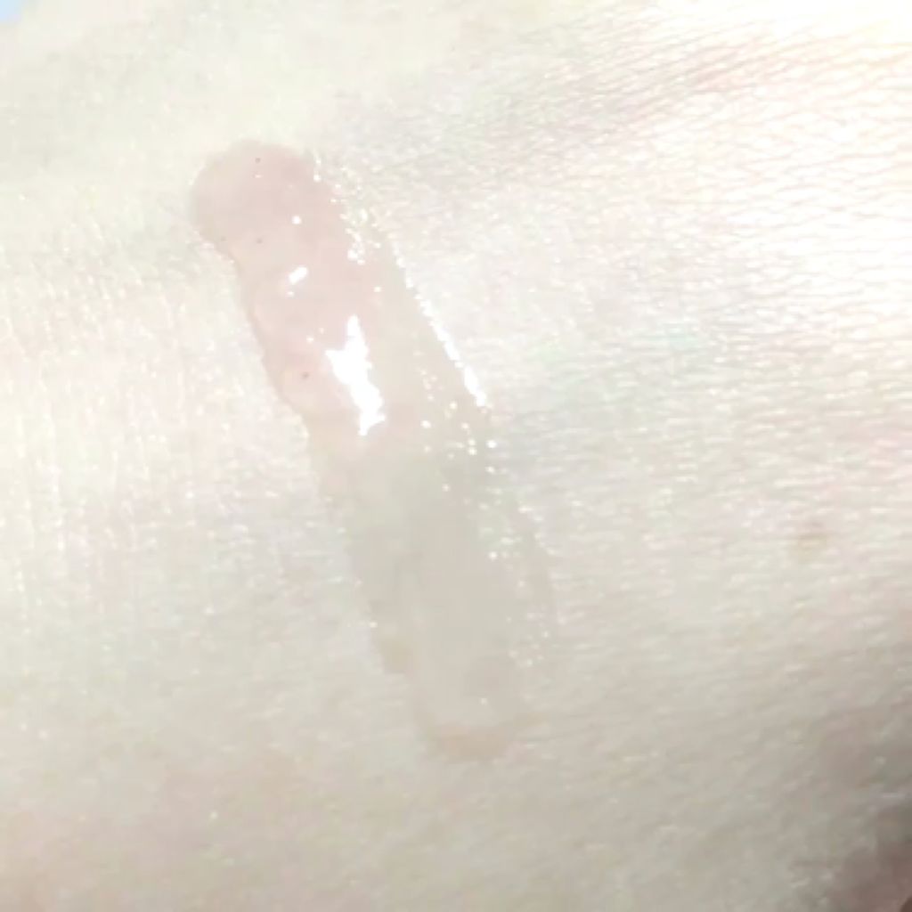 スーパー ラストラス マジック リップ エッセンス ディープ モイスト/REVLON/リップケアの動画クチコミ1つ目